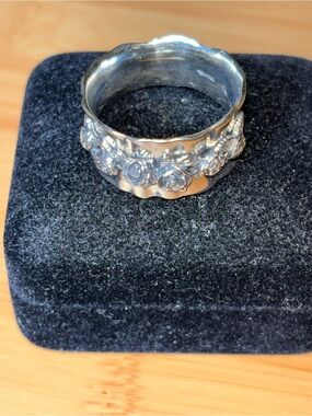 Or Paz Silver Floral Rose Band Ring NWOT box not included
